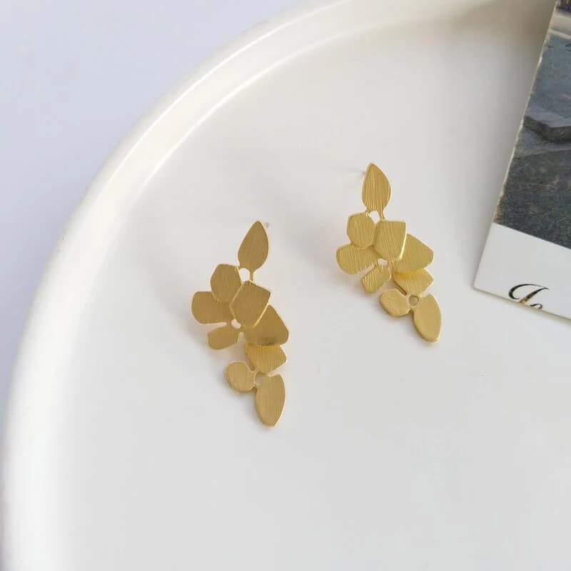 Elegant Timeless Leaf Retro Earrings | Vintage Leaf Statement Earrings for Women