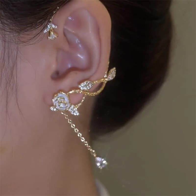 Elegant Vintage Vibes Ear Clip | Stylish Retro Clip-On Earrings for Women