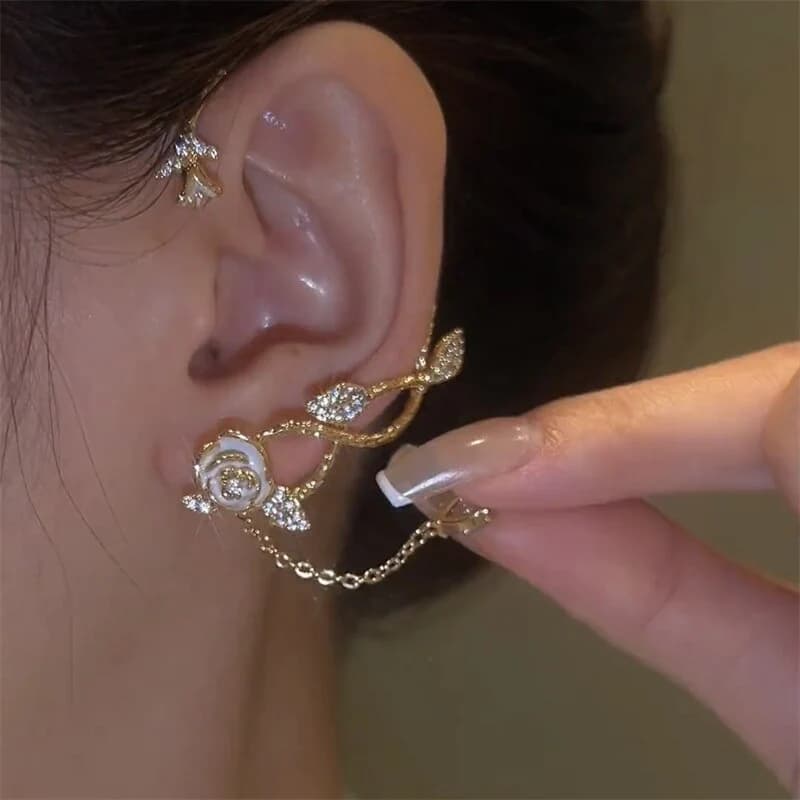 Elegant Vintage Vibes Ear Clip | Stylish Retro Clip-On Earrings for Women