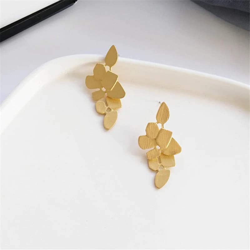 Elegant Timeless Leaf Retro Earrings | Vintage Leaf Statement Earrings for Women