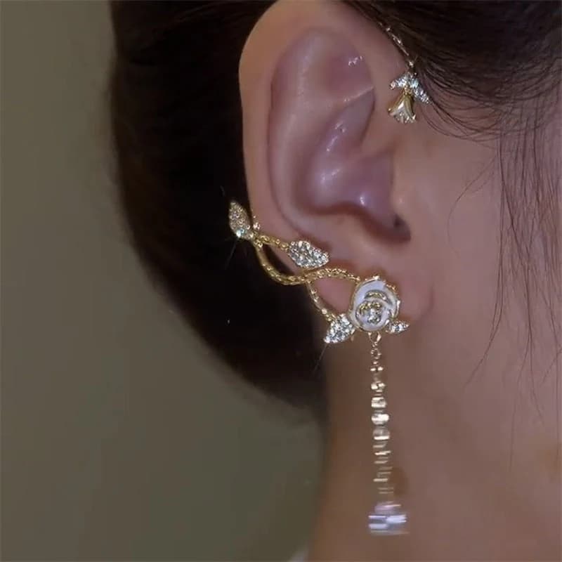 Elegant Vintage Vibes Ear Clip | Stylish Retro Clip-On Earrings for Women