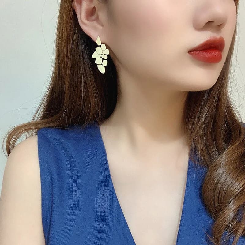 Elegant Timeless Leaf Retro Earrings | Vintage Leaf Statement Earrings for Women