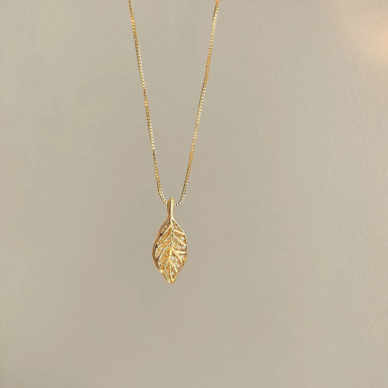 Nature Sparkle Tree Leaf Pendant Necklace | Elegant Leaf Pendant Jewelry for Women
